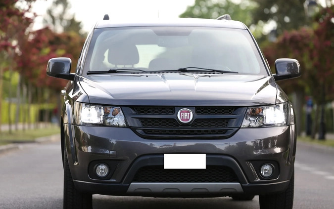 Fiat Freemont cena 56800 przebieg: 90000, rok produkcji 2015 z Toruń małe 781